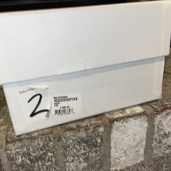 Balenciaga - Picture 9 of 9